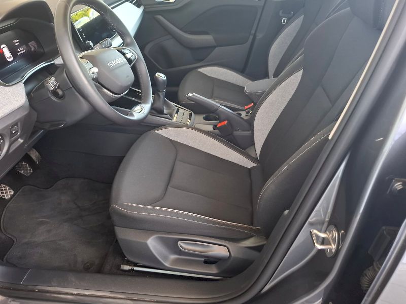 Škoda Kamiq (2025) SELECTION TSI 85/1.0 M6F - fotka 16 z 32