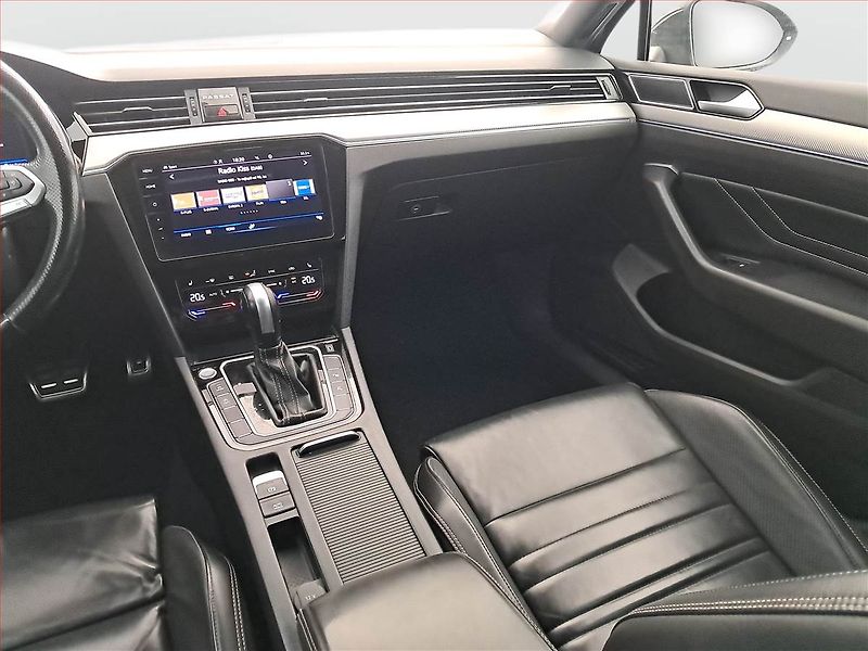 Volkswagen Passat (2021) R-Line 2.0 TDI - fotka 7 z 17