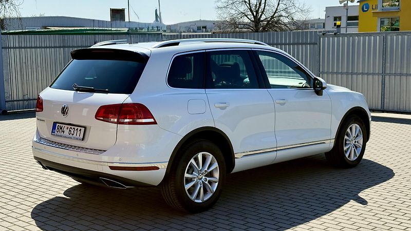 Volkswagen Touareg 3.0TDi*193kW*R-LINE*PERLEŤ - fotka 5 z 44