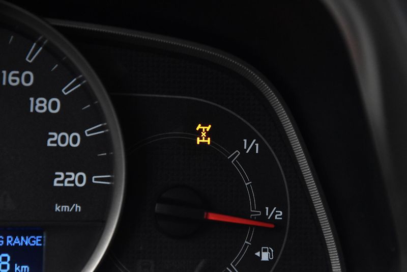 Toyota RAV4 2.2 D4-D AWD,XENONY,KAMERA,ČR - fotka 16 z 49