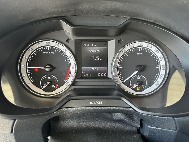 Škoda Octavia Combi 2.0 TDI DSG 4X4 Scout - fotka 9 z 29