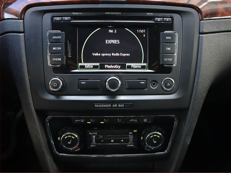 Škoda Superb (2011) 1.6 TDI, Serv.kniha, Xenony - fotka 12 z 17