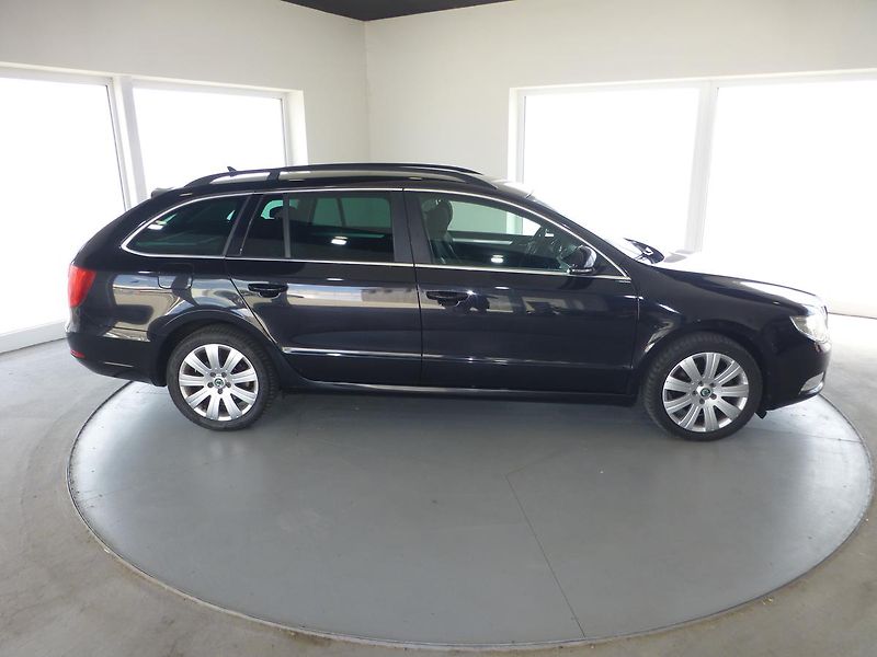 Škoda Superb (2013) 2,0TDI*VYHŘ.S*PARK.S**NAVIGACE - fotka 5 z 28