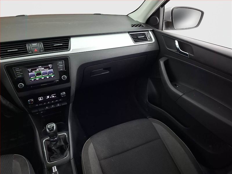 Škoda Rapid (2015) 1.4 TDI - fotka 8 z 13