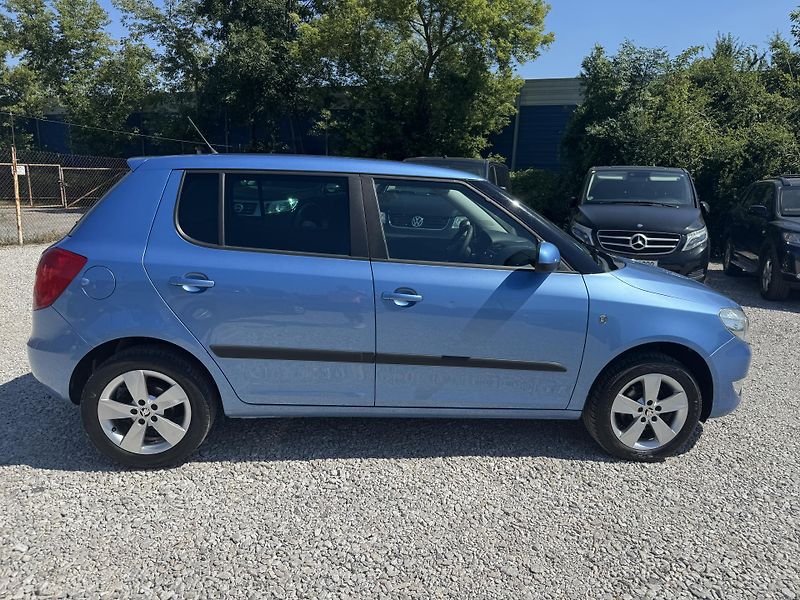 Škoda Fabia (2014) 1.4-16V(63KW)rezervace - fotka 4 z 38