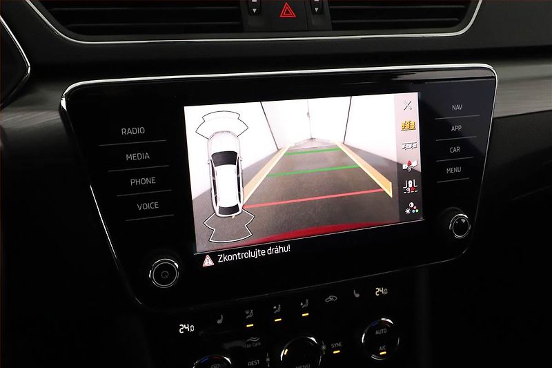 Škoda Superb (2023) Style 2.0 TDI - fotka 18 z 23