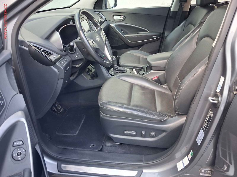 Hyundai Santa Fe (2015) 2.2 CRDi 4x4, Premium, AT - fotka 9 z 23