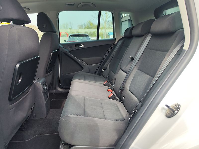 Volkswagen Tiguan 2.0 TDi/125kW R-Line 4motion - fotka 13 z 30