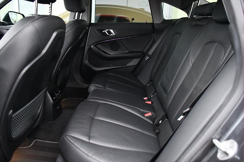 BMW Řada 2 218d LED NAVI REZERVACE - fotka 19 z 45