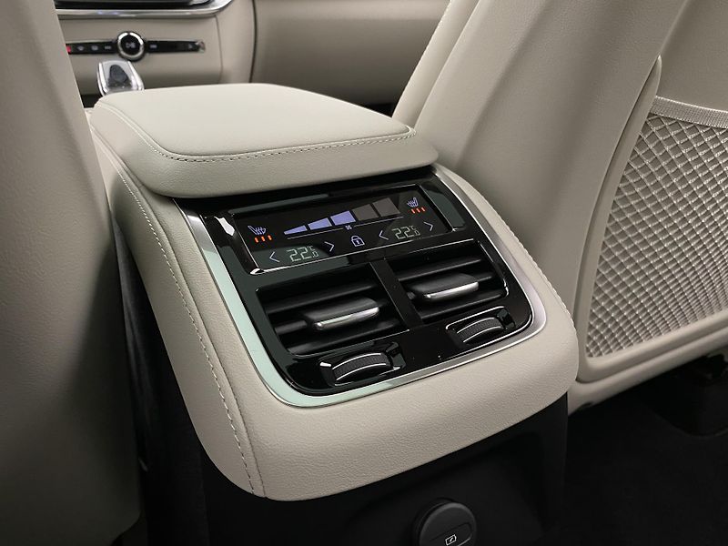 Volvo XC90 (2026) T8 AWD Plug-in BRIGHT PLUS 7m - fotka 68 z 71