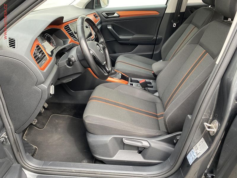Volkswagen T-Roc (2018) 1.0 TSi, Comfortline, TZ, LED - fotka 9 z 17