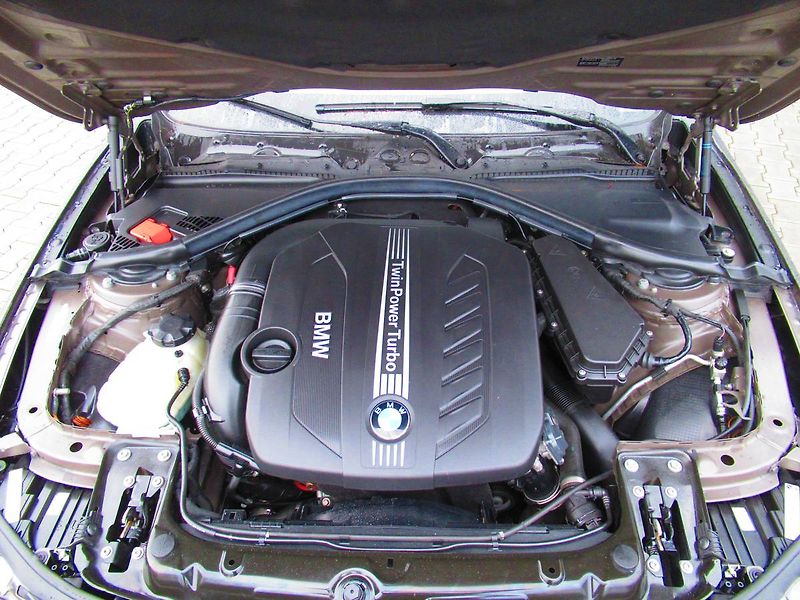 BMW Řada 3 (2013) 330d 190KW xDrive! - fotka 25 z 26