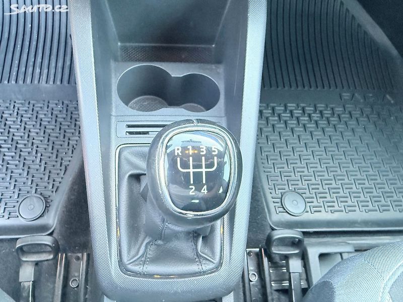 Škoda Fabia 1.2 TSI Ambition Plus - fotka 16 z 28