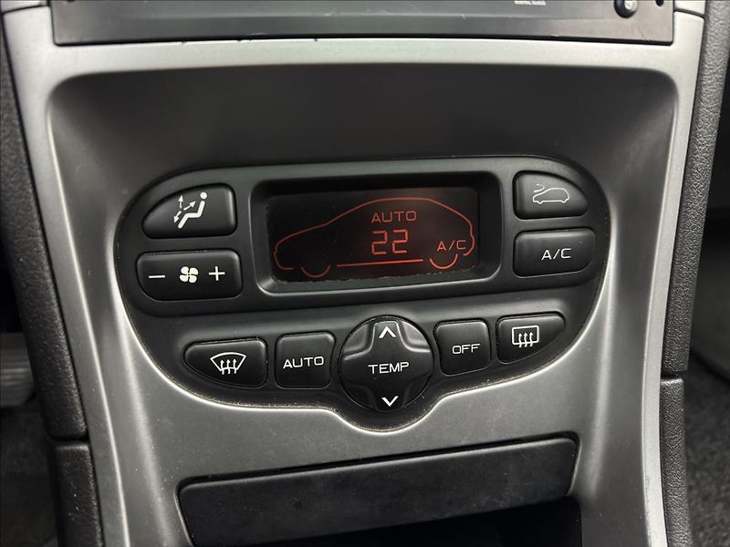 Peugeot 307 2,0 HDi 79kW KLIMA ALU TAŽNÉ - fotka 13 z 22