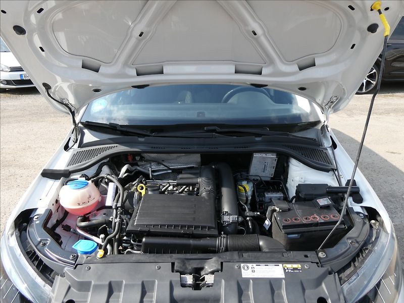 Škoda Fabia 1,2 TSi SCOUT 2x kola,1.majite - fotka 35 z 43
