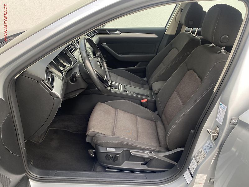 Volkswagen Passat (2016) 1.6 TDi, DSG, navi, AC - fotka 9 z 19