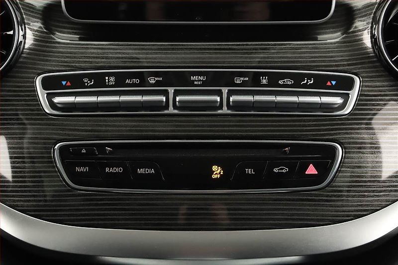 Mercedes-Benz Třídy V (2019) Avantgarde 300 d 4MATIC - fotka 14 z 21