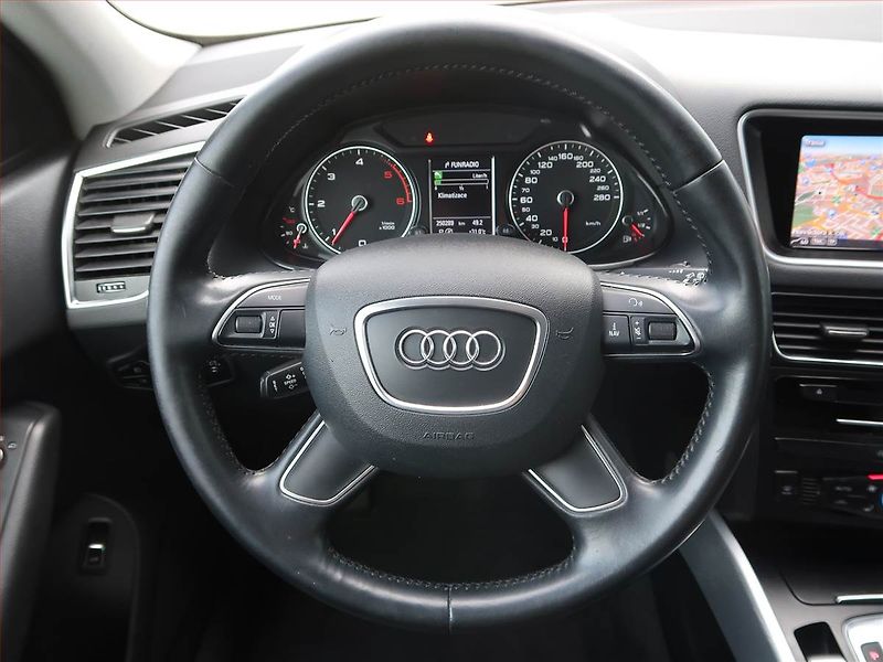 Audi Q5 (2015) design 2.0 TDI, 4X4, Automat - fotka 16 z 20