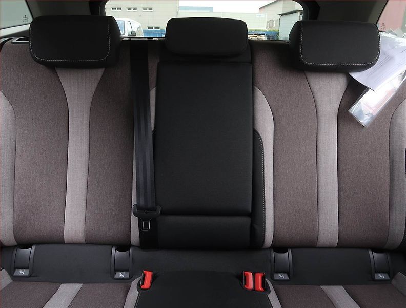 Škoda Enyaq (2021) Suite iV 60 (62 kWh), SoH 91% - fotka 10 z 23