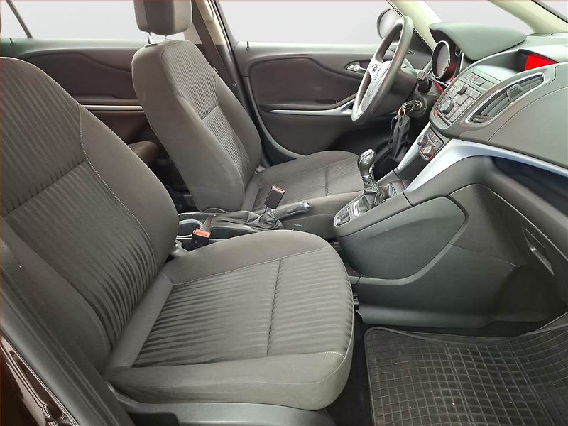 Opel Zafira (2016) 1.4 Turbo, ČR,1.maj - fotka 9 z 13