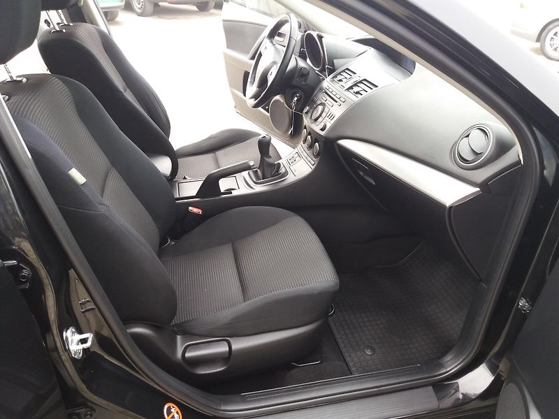 Mazda 3 1.6i,77kW,VÝHŘEV.SEDA+ČEL.SKLO - fotka 12 z 23