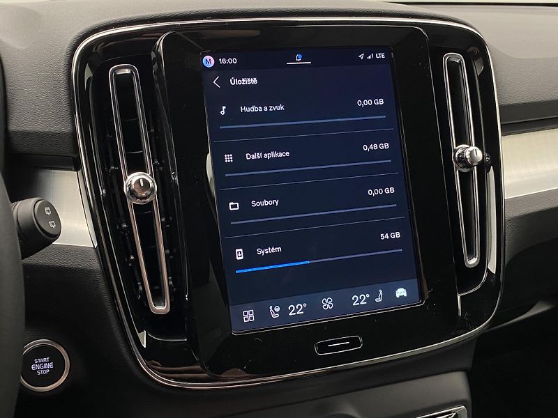 Volvo XC40 (2026) B4 AUT DARK PLUS - fotka 60 z 61