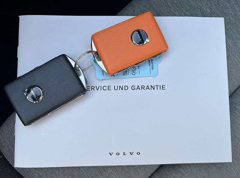 Volvo XC40 B3 FWD BE // 360 // kola - fotka 37 z 37