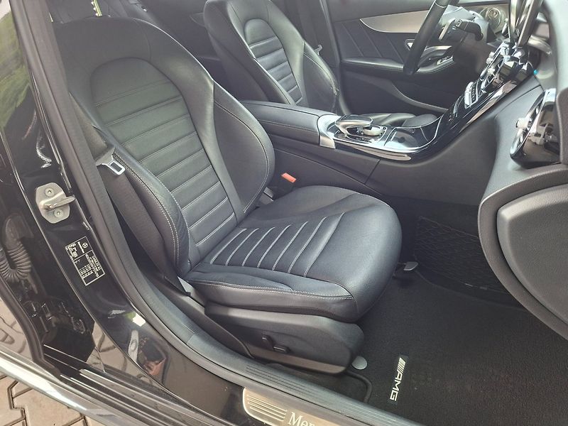 Mercedes-Benz Třídy C (2017) C 250d 150kW 4MATIC BURMESTER - fotka 29 z 50
