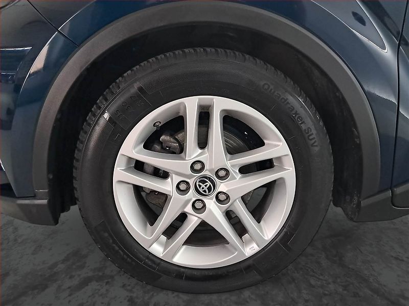 Toyota C-HR (2023) 1.8 Hybrid - fotka 15 z 21