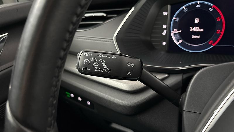 Škoda Octavia 2.0 TDI Ambition Combi - fotka 14 z 27
