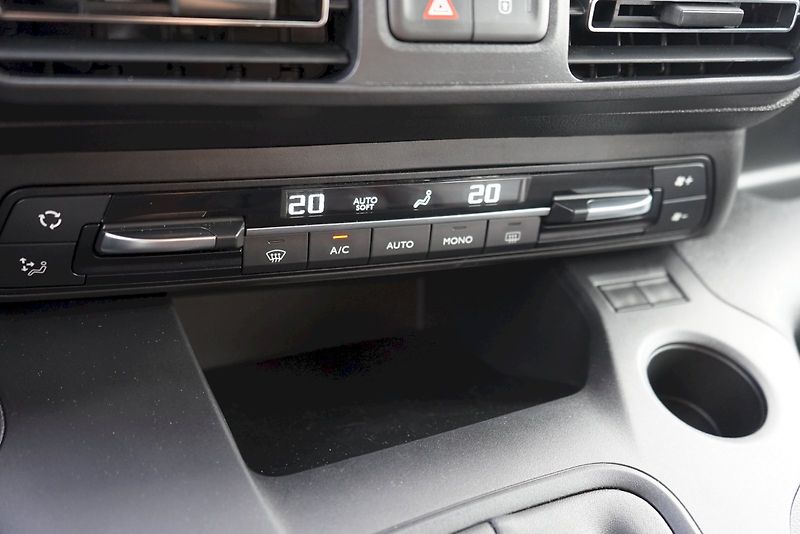 Opel Combo (2023) CDTI 96 kW N1 Elegance - fotka 16 z 27