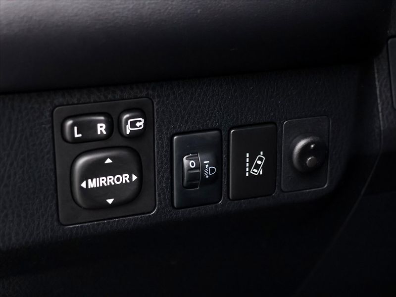 Toyota RAV4 2,5 HEV 114kW Executive 4WD - fotka 17 z 41