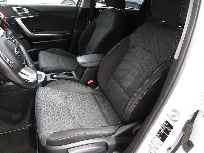 Kia Ceed (2021) 1.4 T-GDi, 2.maj,ČR, AT, LED - fotka 9 z 18