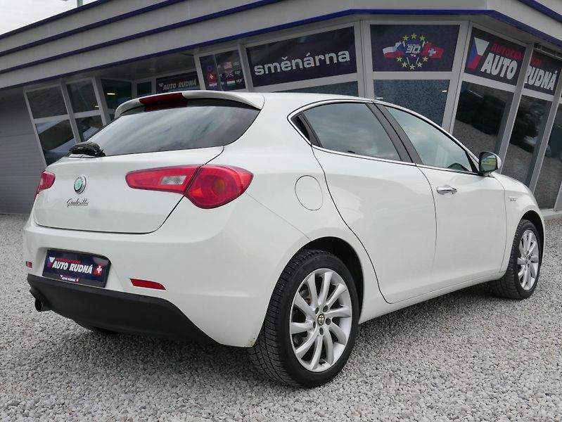 Alfa Romeo Giulietta 1,4T 120PS ČR - fotka 6 z 32