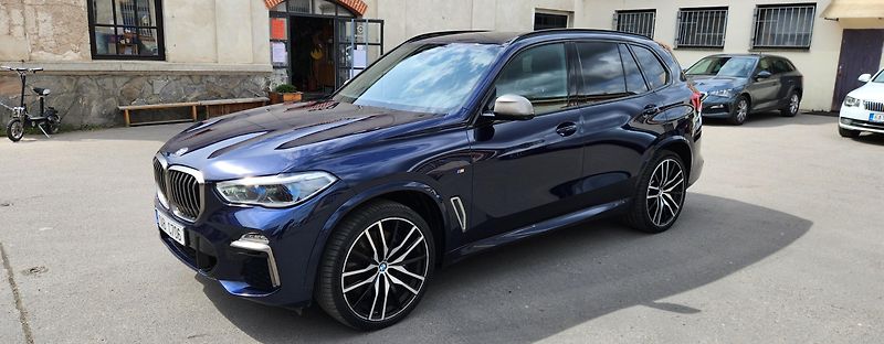 BMW X5 (2020) M50d SERVIS TAŽNÉ ČR IDIVIDUAL - fotka 10 z 48