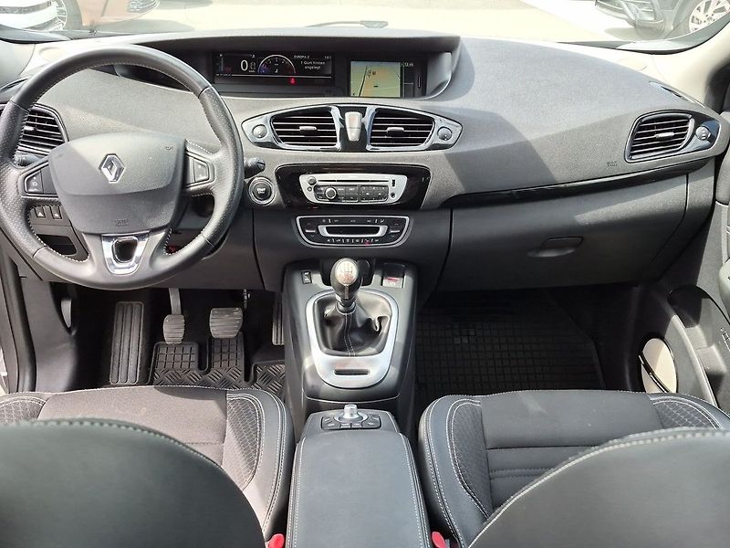 Renault Grand Scénic 1,6 DCi 96 kW - fotka 12 z 26