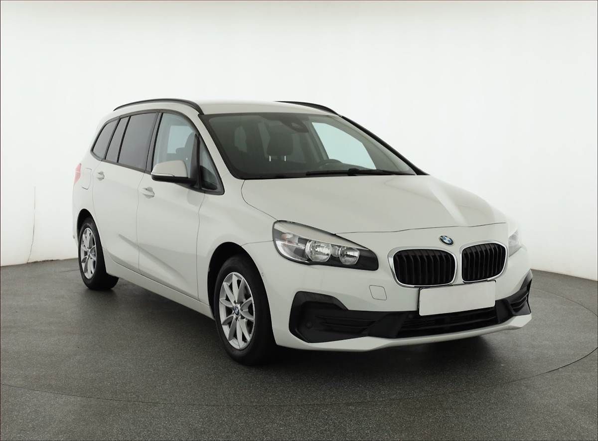 BMW Řada 2 218i Gran Tourer, Automat