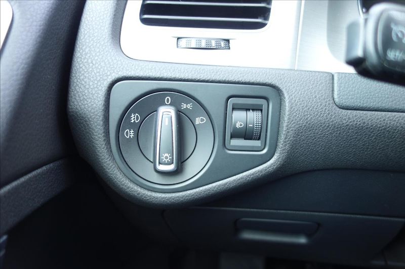 Volkswagen Golf 1,4 TSi,ČR,1 MAJ.,COMFORTLINE. - fotka 28 z 32