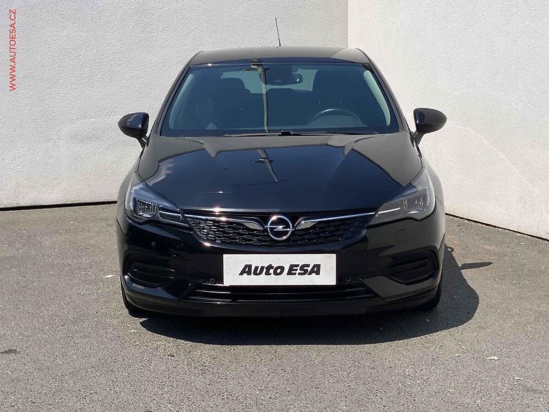 Opel Astra (2020) 1.2 T, LED, navi, kamera - fotka 2 z 17