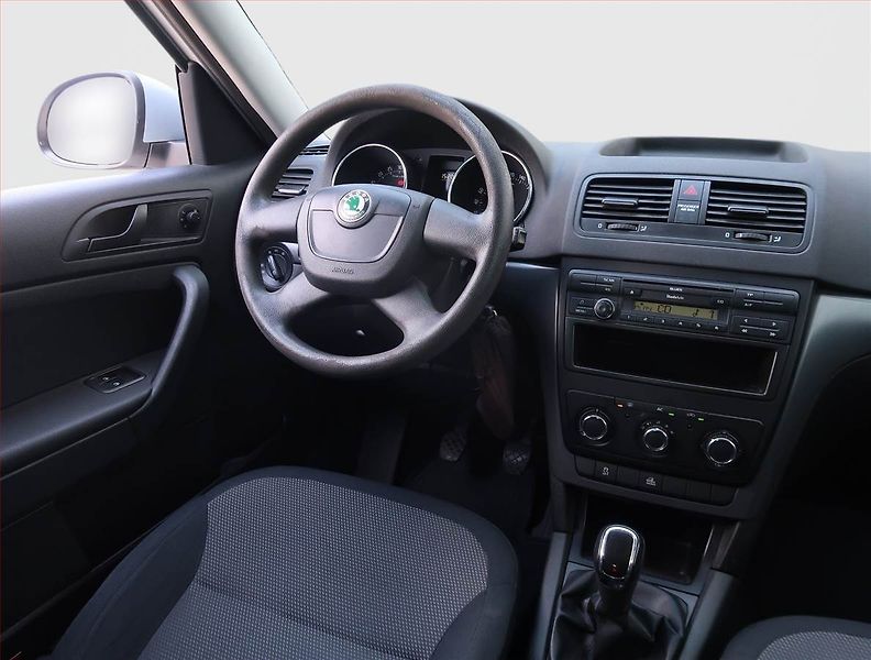 Škoda Yeti (2012) 2.0 TDI, 4X4, ČR,1.maj - fotka 7 z 15