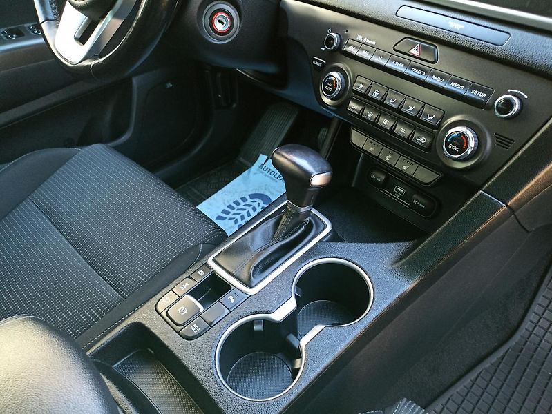 Kia Sportage 1,6CRDi 4x4, AT, Navi, ČR - fotka 22 z 36