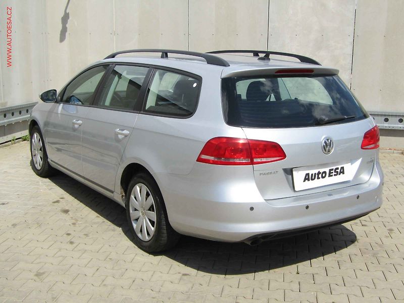 Volkswagen Passat (2011) 1.6 TDi, AC, tempo, park - fotka 6 z 17