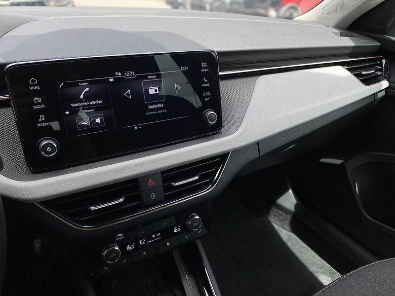 Škoda Kamiq 1,0 TSI 85 kW Top Selection - fotka 15 z 27