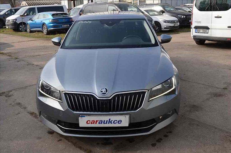 Škoda Superb (2016) III. 2,0 TDI DSG - fotka 2 z 20