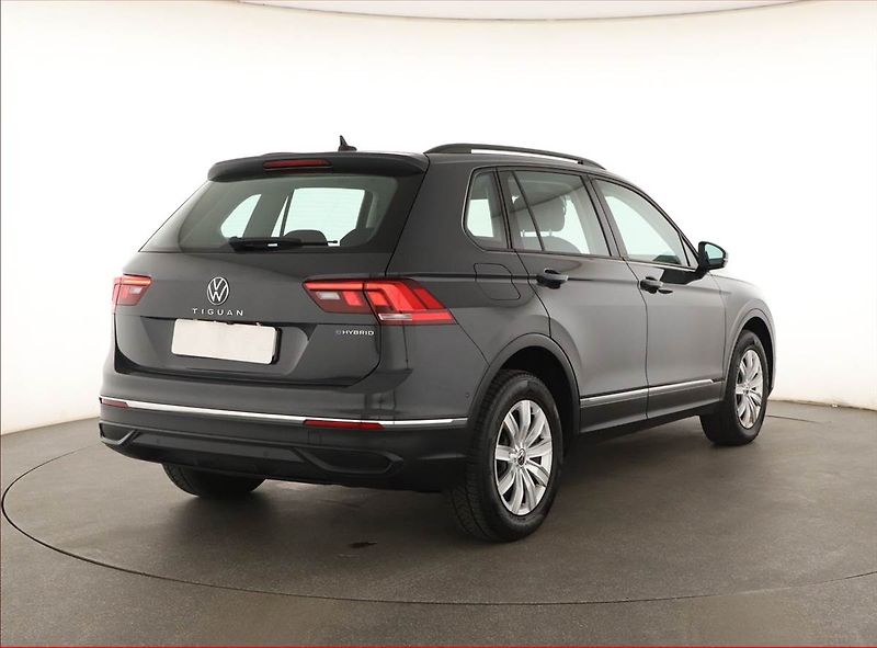 Volkswagen Tiguan (2022) 1.4 TSI eHybrid - fotka 5 z 19