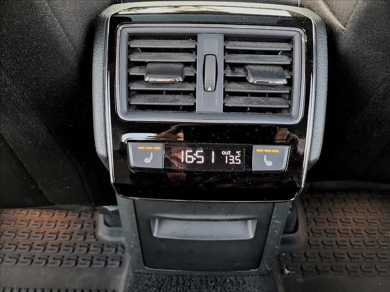 Škoda Superb 2,0 TDI,140kw,DSG,Panorama - fotka 42 z 50