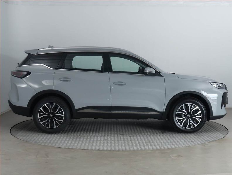 Chery Tiggo 7 (2026) 1.6 TGDI, LUXURY, Ad. tempomat - fotka 6 z 20