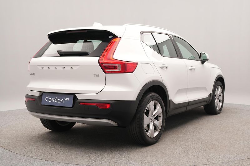 Volvo XC40 T4 MOMENTUM AUT - fotka 10 z 45
