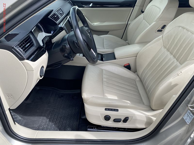Škoda Superb (2016) 2.0TDi, ČR, L&K, DSG, bixen - fotka 9 z 23