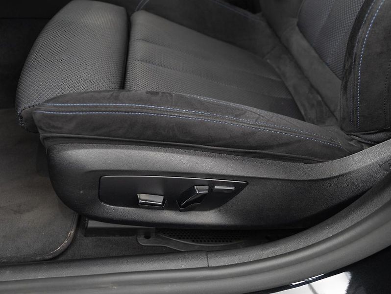 BMW Řada 5 520d xDrive - fotka 21 z 22